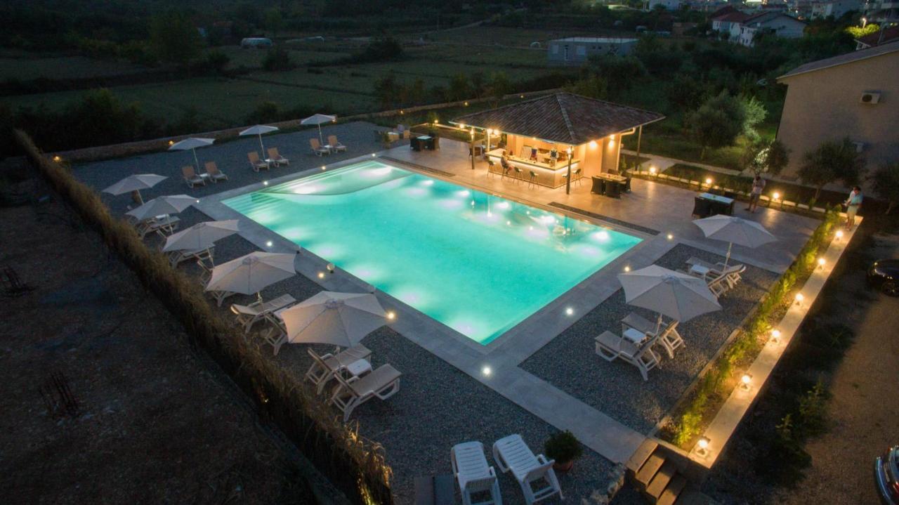 Hotel La Hacienda à Ulcinj Extérieur photo