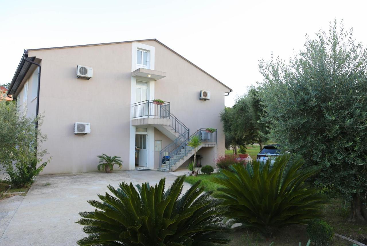 Hotel La Hacienda à Ulcinj Extérieur photo