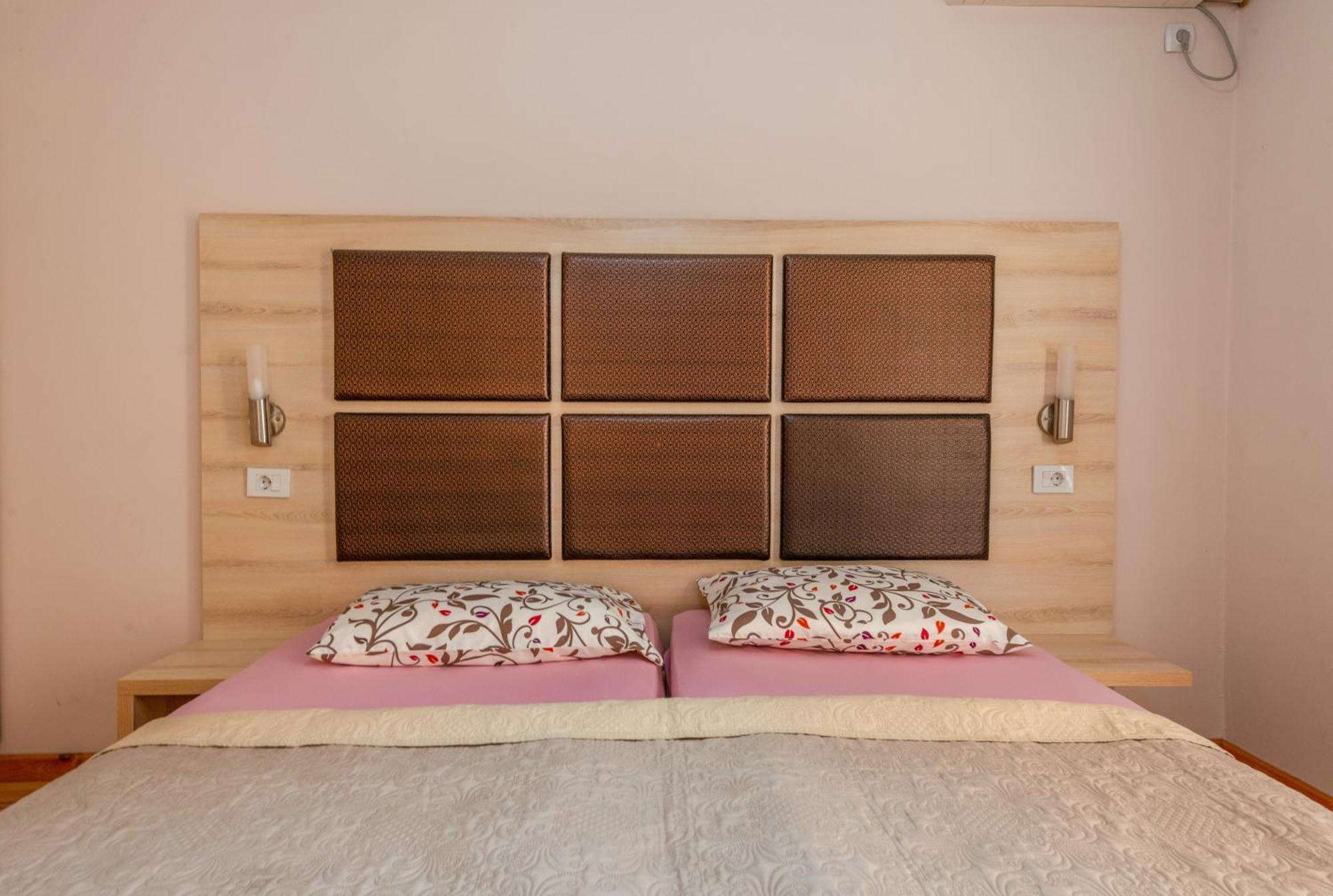 Hotel La Hacienda à Ulcinj Extérieur photo